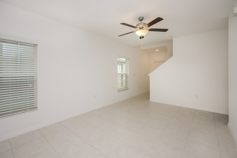 2,460/Mo, 7320 Spring Snowflake Ave Tampa, FL 33619 Living Room View 2