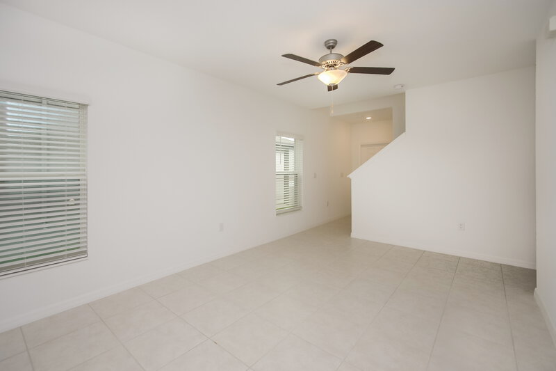 2,420/Mo, 7320 Spring Snowflake Ave Tampa, FL 33619 Living Room View 2