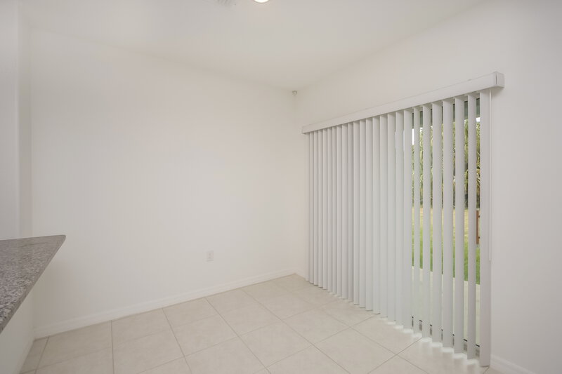 2,420/Mo, 7320 Spring Snowflake Ave Tampa, FL 33619 Dining Room View