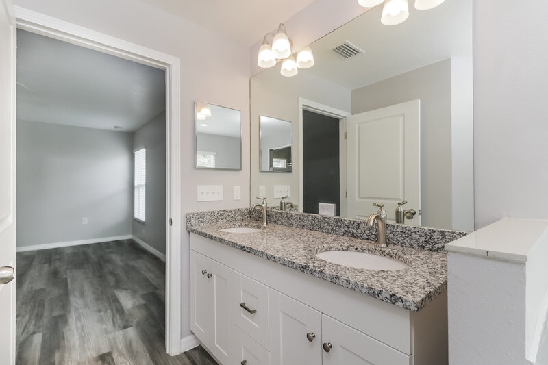 1,830/Mo, 5468 Chestnut Ridge Rd Dade City, FL 33523 Bathroom View