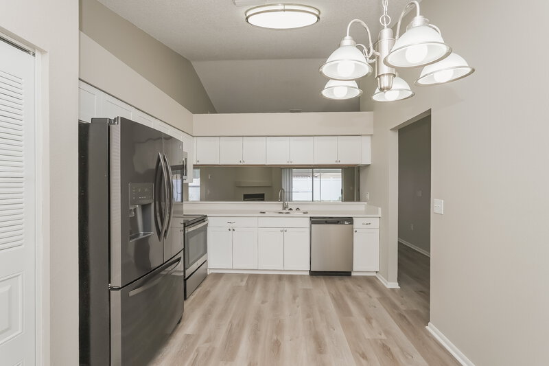 2,570/Mo, 11110 Bloomington Dr Tampa, FL 33635 Kitchen View