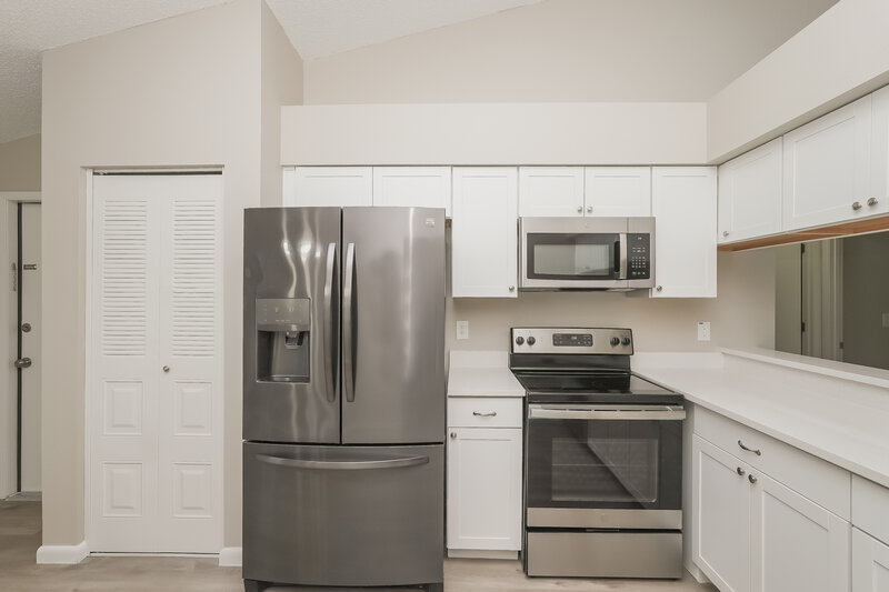 2,570/Mo, 11110 Bloomington Dr Tampa, FL 33635 Kitchen View 2