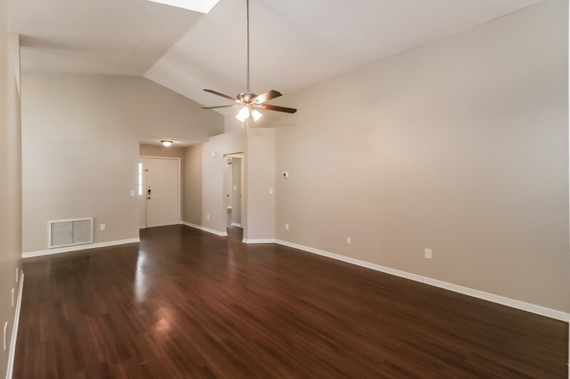 2,265/Mo, 1521 Spinning Wheel Dr Lutz, FL 33559 Living Room View 2