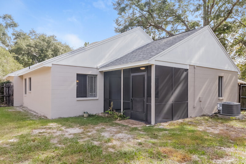 2,265/Mo, 1521 Spinning Wheel Dr Lutz, FL 33559 Rear View