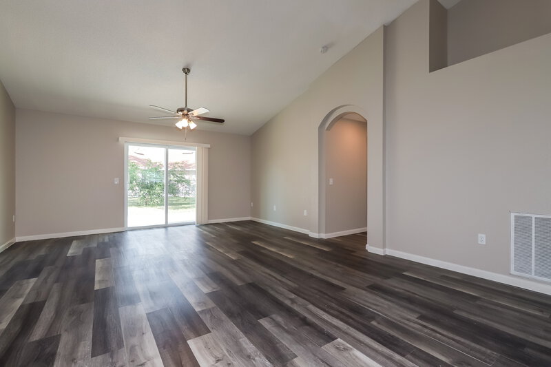 1,990/Mo, 3180 Thoroughbred Loop N Lakeland, FL 33811 Living Room View