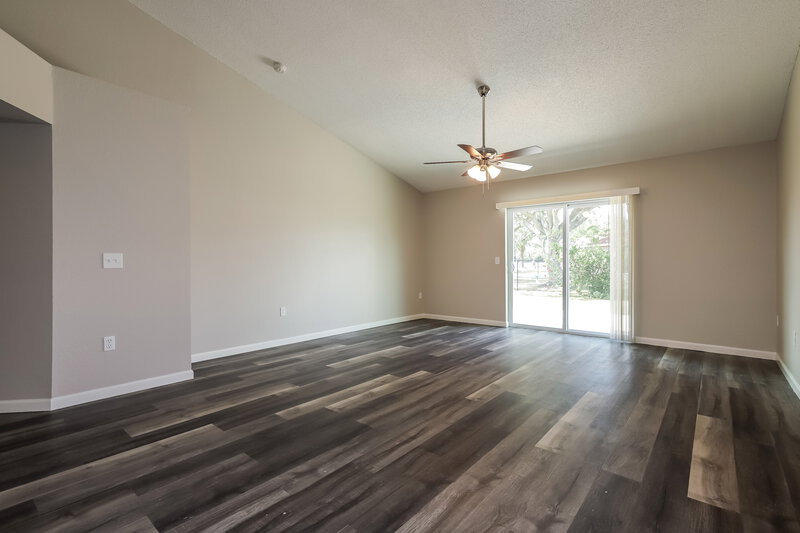 1,990/Mo, 3180 Thoroughbred Loop N Lakeland, FL 33811 Living Room View 3