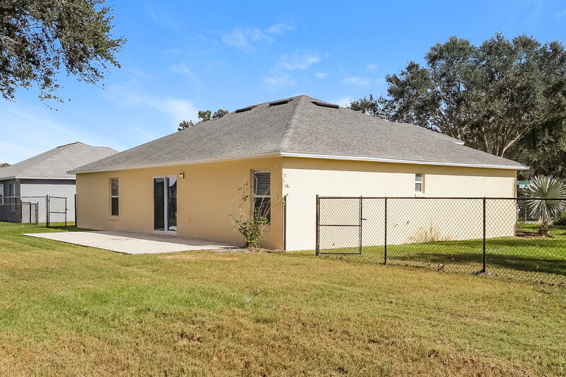 1,990/Mo, 3180 Thoroughbred Loop N Lakeland, FL 33811 Rear View