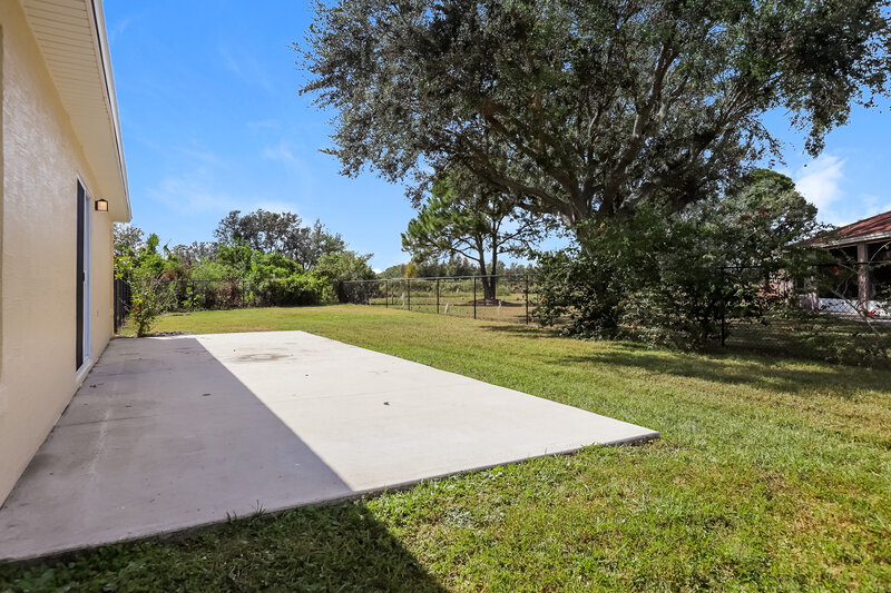 1,990/Mo, 3180 Thoroughbred Loop N Lakeland, FL 33811 Rear View 2