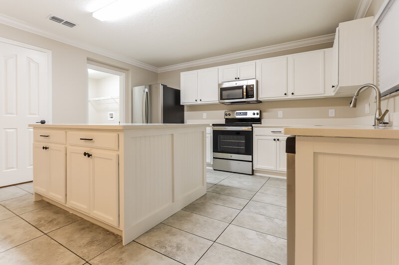 3,920/Mo, 3235 Ogden Dr Mulberry, FL 33860 Kitchen View