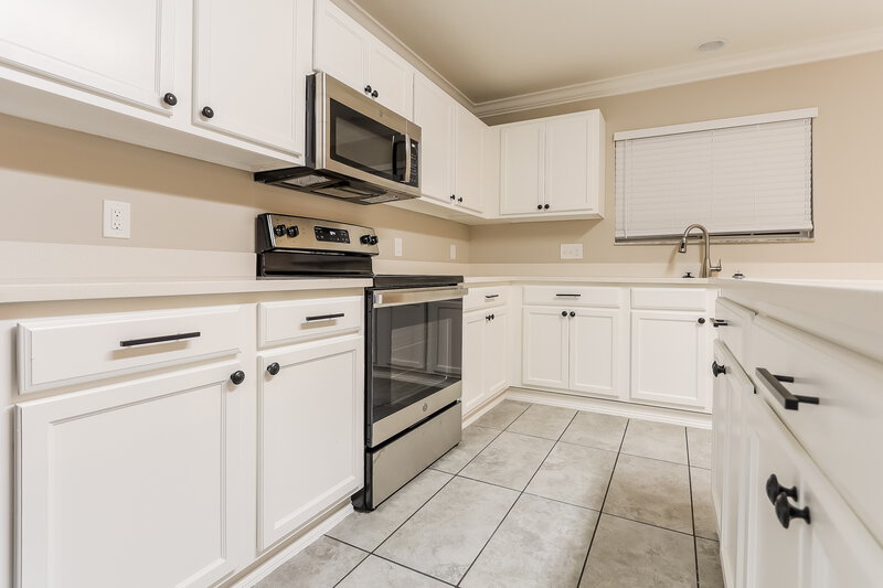 3,920/Mo, 3235 Ogden Dr Mulberry, FL 33860 Kitchen View 2