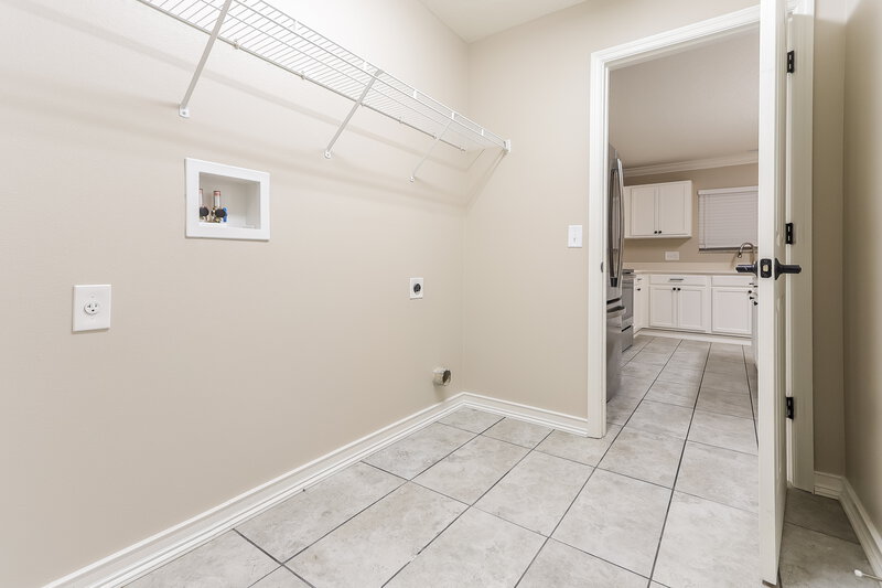 3,920/Mo, 3235 Ogden Dr Mulberry, FL 33860 Laundry Room View