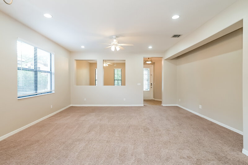 2,460/Mo, 20355 Chestnut Grove Dr Tampa, FL 33647 Living Room View