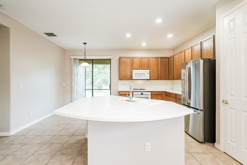 2,460/Mo, 20355 Chestnut Grove Dr Tampa, FL 33647 Kitchen View