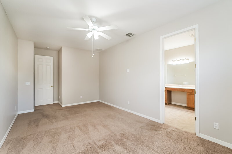 2,460/Mo, 20355 Chestnut Grove Dr Tampa, FL 33647 Main Bedroom View 2