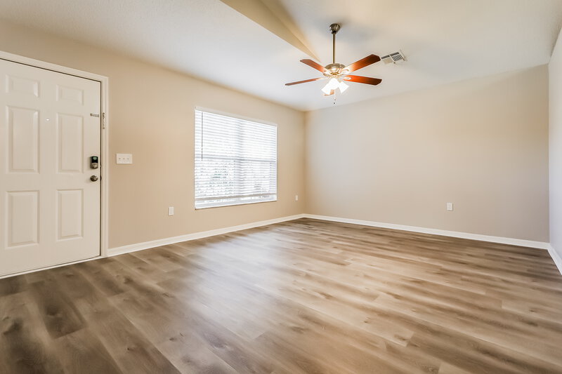 3,040/Mo, 11730 Lynn Brook Cir Seffner, FL 33584 Living Room View