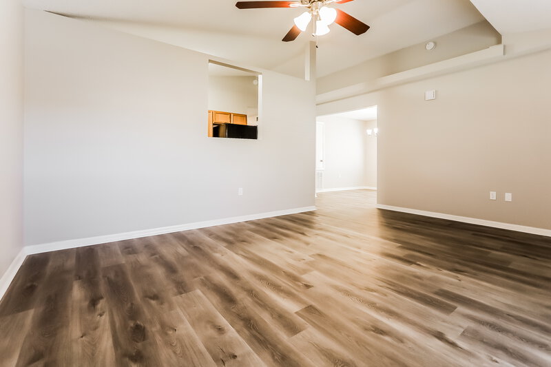 3,040/Mo, 11730 Lynn Brook Cir Seffner, FL 33584 Living Room View 2