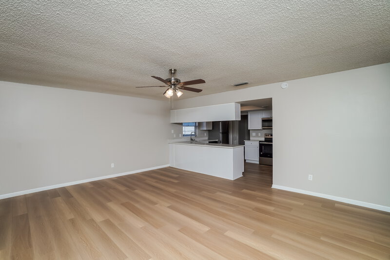 2,340/Mo, 16414 Bonneville Dr Tampa, FL 33624 Living Room View 3