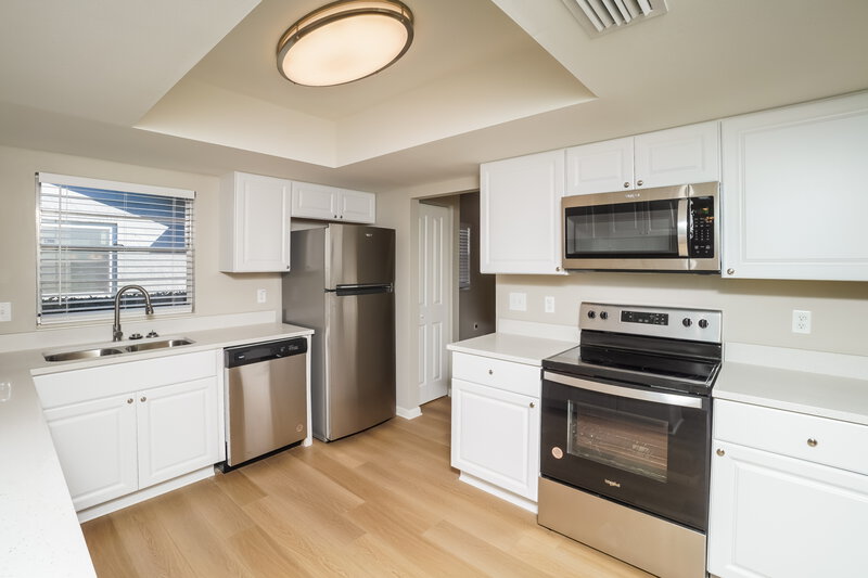 2,340/Mo, 16414 Bonneville Dr Tampa, FL 33624 Kitchen View
