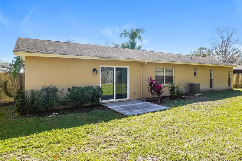2,340/Mo, 16414 Bonneville Dr Tampa, FL 33624 Rear View