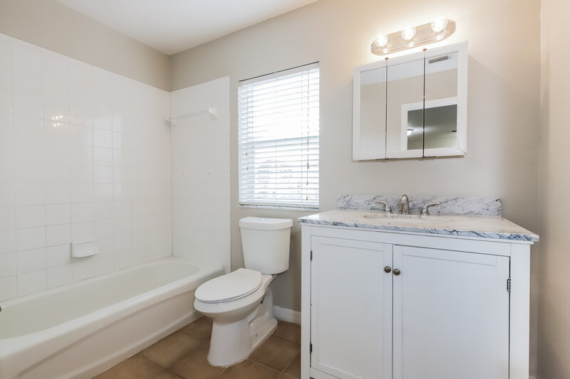 3,360/Mo, 4232 Balington Dr Valrico, FL 33596 Bathroom View