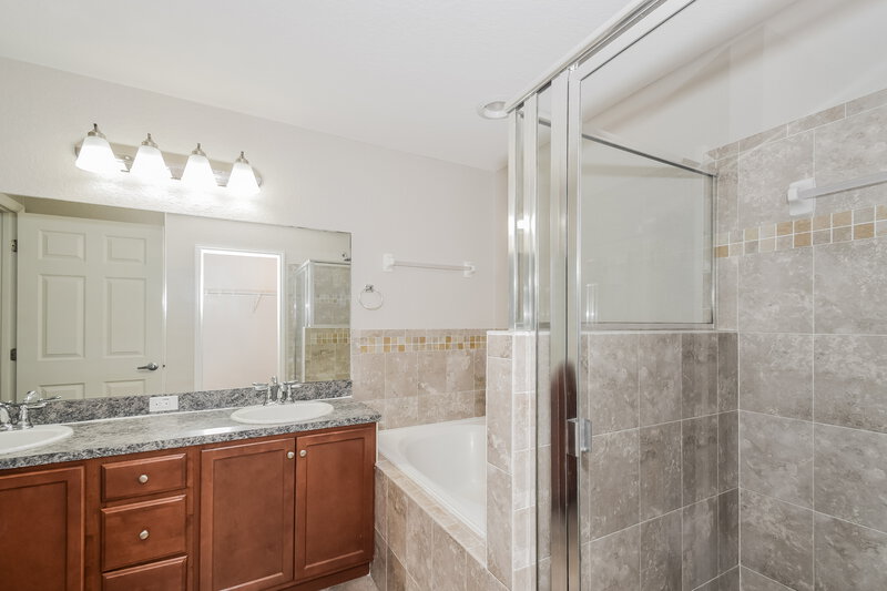 1,995/Mo, 4101 Sundance Place Loop Mulberry, FL 33860 Main Bathroom View