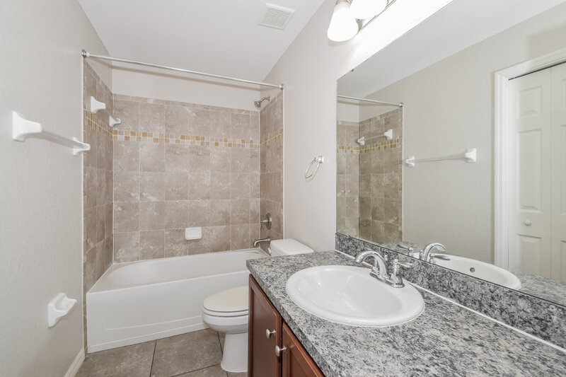 1,995/Mo, 4101 Sundance Place Loop Mulberry, FL 33860 Bathroom View