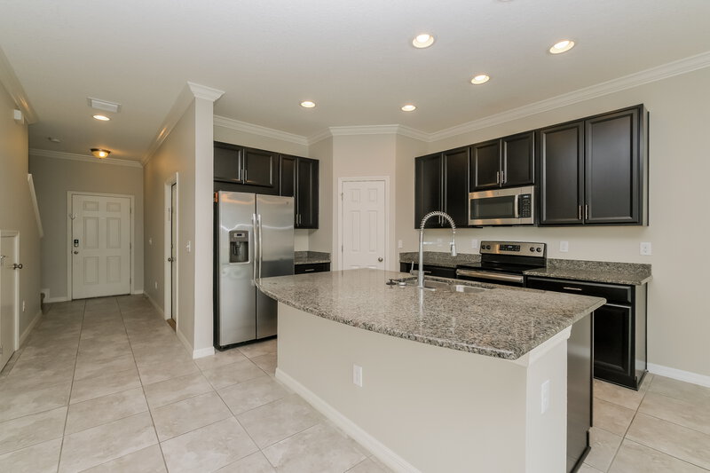 2,135/Mo, 7026 Summer Holly Pl Riverview, FL 33578 Kitchen View 2