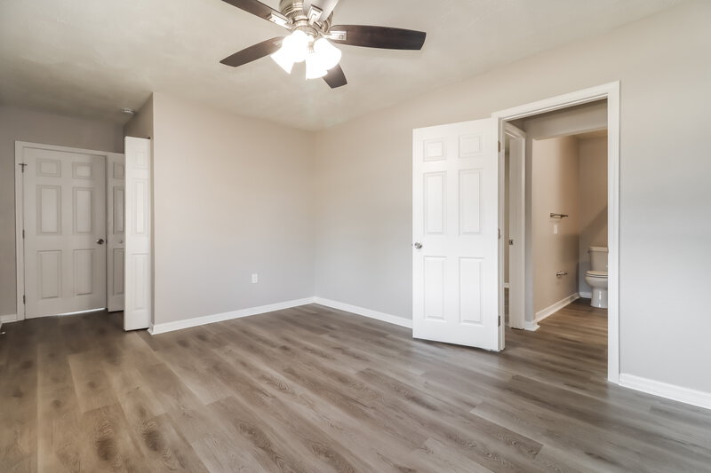 3,245/Mo, 7983 Shadow Run Dr Largo, FL 33773 Main Bedroom View 2