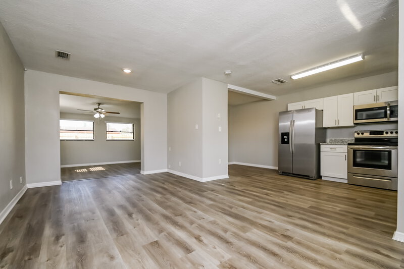 1,780/Mo, 1827 Rotary Dr Lakeland, FL 33801 Living Room View