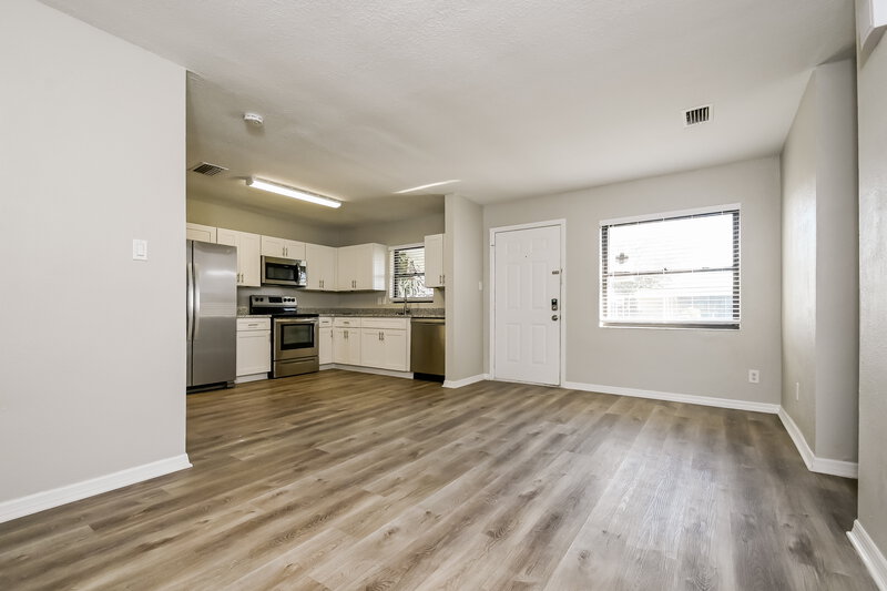 1,780/Mo, 1827 Rotary Dr Lakeland, FL 33801 Living Room View 2