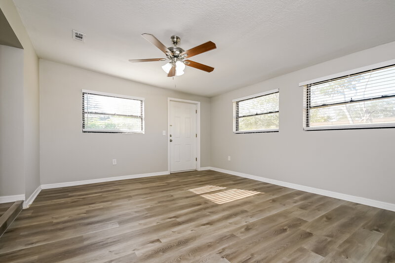 1,780/Mo, 1827 Rotary Dr Lakeland, FL 33801 Living Room View 3