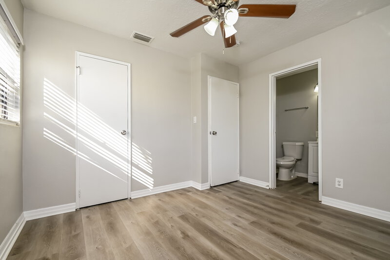 1,780/Mo, 1827 Rotary Dr Lakeland, FL 33801 Main Bedroom View 2