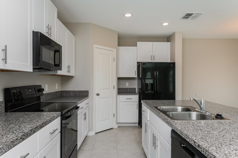 3,880/Mo, 4536 Eternal Prince Dr Sun City Center, FL 33573 Kitchen View 2