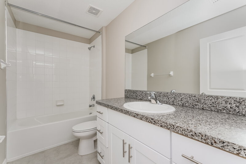 3,880/Mo, 4536 Eternal Prince Dr Sun City Center, FL 33573 Bathroom View