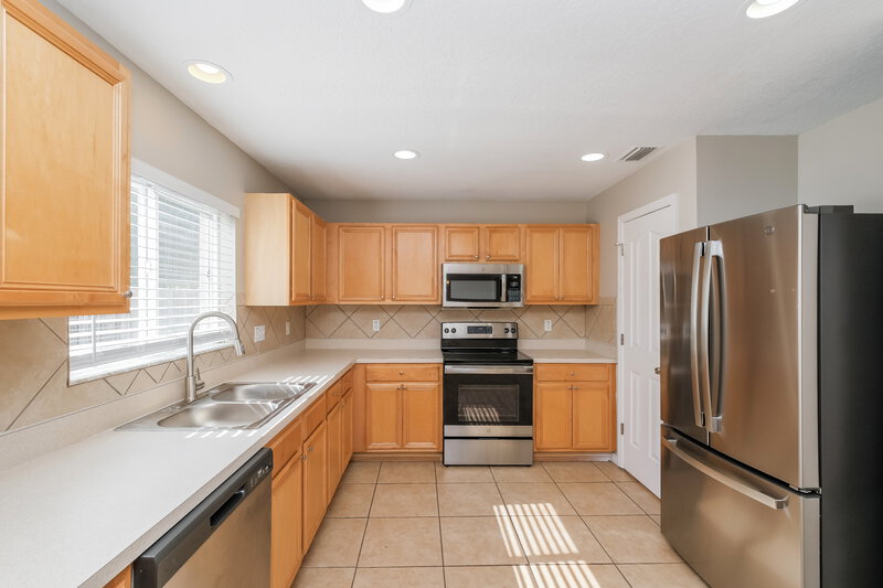 2,090/Mo, 9243 Wellstone Dr Land O Lakes, FL 34638 Kitchen View 2