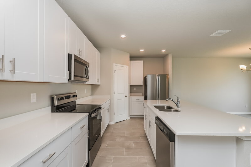 2,095/Mo, 38993 Harlow Rose Drive Zephyrhills, FL 33540 Kitchen View