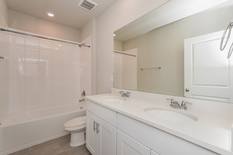2,095/Mo, 38993 Harlow Rose Drive Zephyrhills, FL 33540 Bathroom View