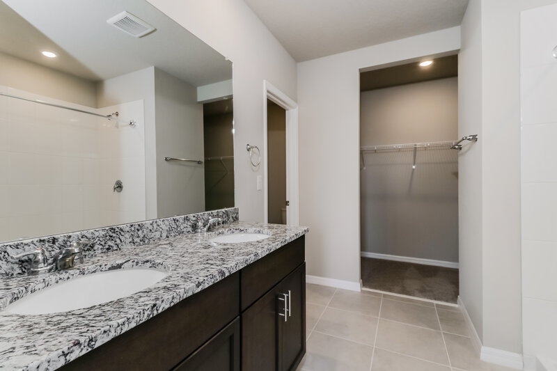 3,410/Mo, 39049 Harlow Rose Drive Zephyrhills, FL 33540 Main Bathroom View