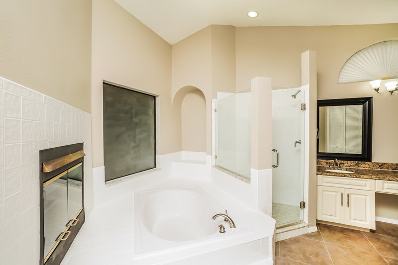 5,290/Mo, 15111 Craggy Cliff St Tampa, FL 33625 Main Bathroom View 2