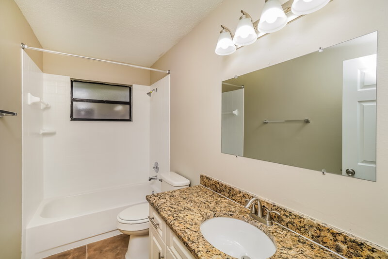 5,290/Mo, 15111 Craggy Cliff St Tampa, FL 33625 Bathroom View