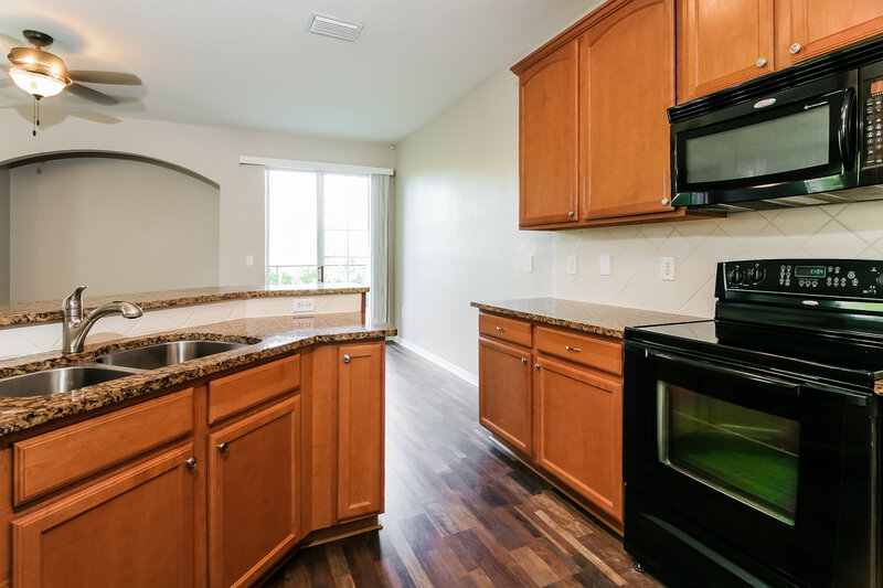 1,925/Mo, 7536 Red Mill Cir New Port Richey, FL 34653 Kitchen View