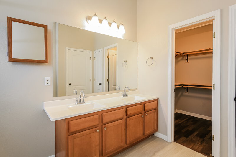1,925/Mo, 7536 Red Mill Cir New Port Richey, FL 34653 Main Bathroom View