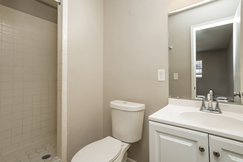2,180/Mo, 143 Jenny Way Lakeland, FL 33809 Main Bathroom View