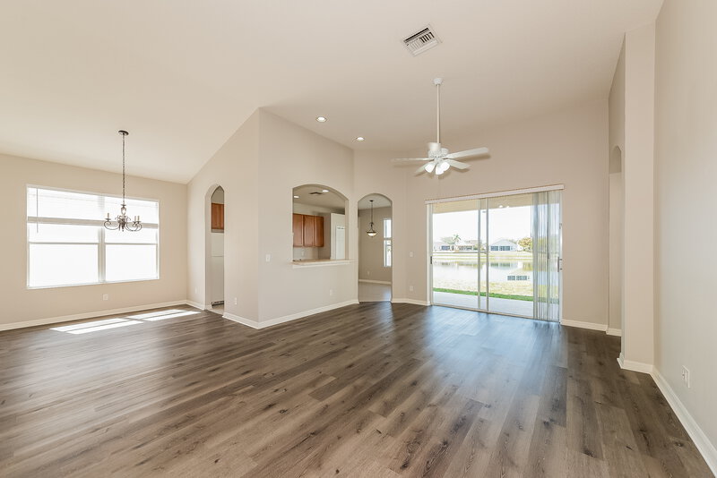 2,290/Mo, 5228 Clover Mist Dr Apollo Beach, FL 33572 Living Room View 2