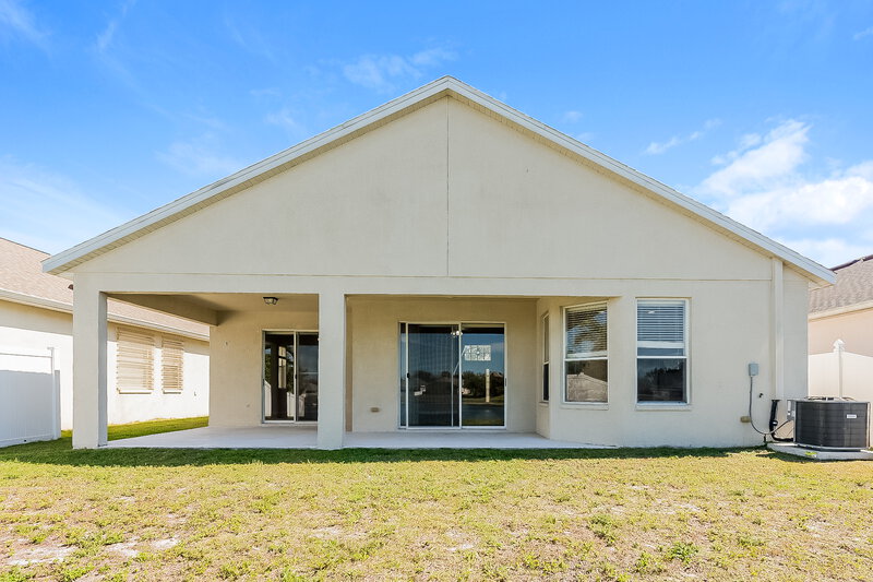 2,290/Mo, 5228 Clover Mist Dr Apollo Beach, FL 33572 Rear View