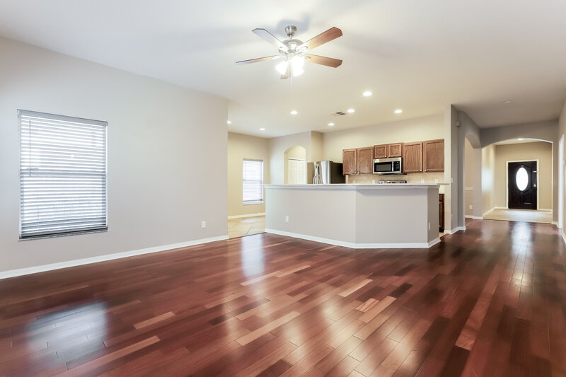 2,545/Mo, 714 Parsons Pointe St Seffner, FL 33584 Living Room View