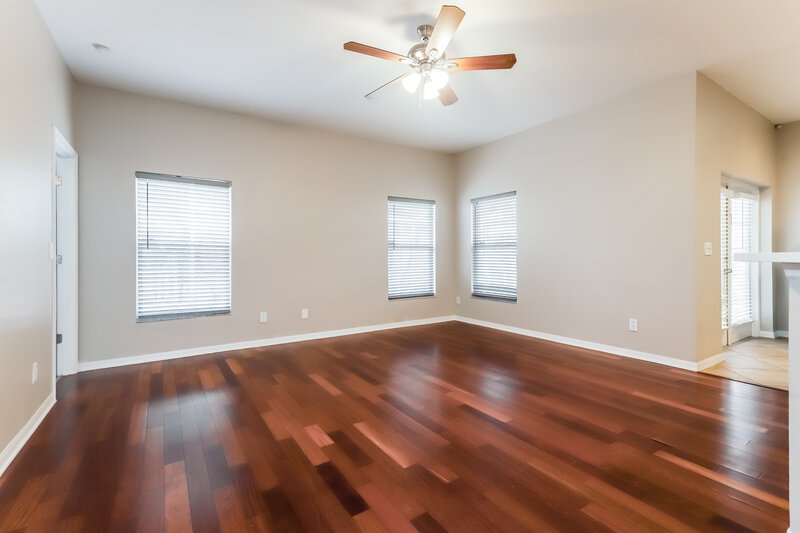 2,545/Mo, 714 Parsons Pointe St Seffner, FL 33584 Living Room View 2