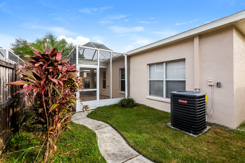 2,545/Mo, 714 Parsons Pointe St Seffner, FL 33584 Rear View