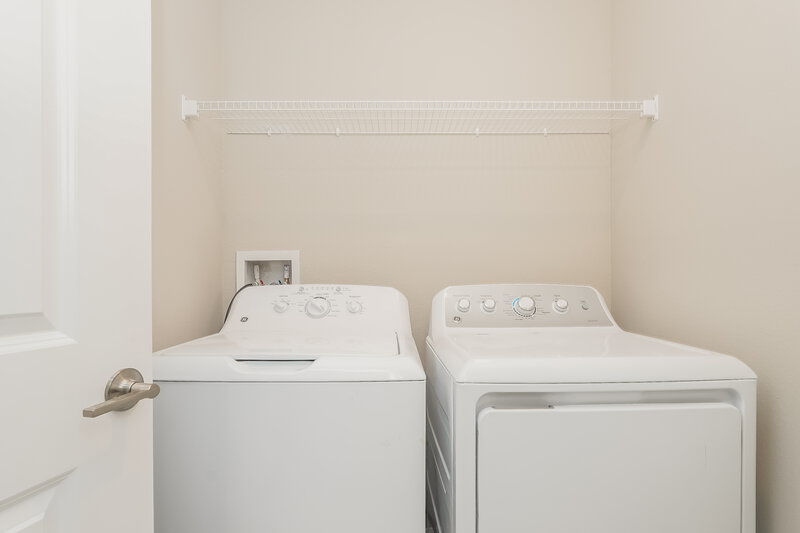 2,765/Mo, 7322 Spring Snowflake Ave Tampa, FL 33619 Laundry Room View
