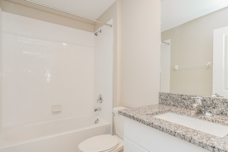 2,765/Mo, 7322 Spring Snowflake Ave Tampa, FL 33619 Bathroom View